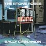 "The Stone Roses" und "Sally Cinnamon" in weißem Text; ein nostalgischer Kaugummiautomat vor einem alten Gebäude., CD