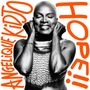 ANGELIQUE KIDJO, HOPE!! Eine Frau lächelt mit geschlossenen Augen und hält sich die Hände an die Ohren., CD