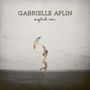 "GABRIELLE APLIN", "English rain". Person springt mit buntem Regenschirm auf dunklem Boden, grauer Himmel im Hintergrund.