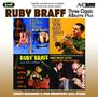 "RUBY BRAFF" in großen Buchstaben. Bilder von Trompetern und Instrumenten im Hintergrund von Albumcovern., 2 CDs