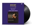 "MOZART REQUIEM K. 626" steht oben, gefolgt von Interpretennamen. Carlo Maria Giulini ist im Profil vor bunten Fenstern.