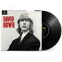 "David Bowie" in roten Buchstaben. Ein retro-schwarz-weiß Porträt eines jungen Mannes, der zur Seite schaut., LP