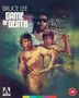 "BRUCE LEE GAME OF DEATH" in weißen Buchstaben. Illustration von Bruce Lee in gelbem Anzug, kämpferische Posen., 2 Blu-ray Discs