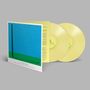 FIG. 1 VERTICAL GNOMON. Gelbe Vinylplatten und ein Albumcover zeigen einen blauen Himmel und grüne Landschaft., 2 LPs