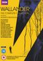 Titel: Wallander: The Complete Collection. Mit Kenneth Branagh. Auflistung von Episoden auf gelbem Hintergrund., 8 DVDs
