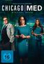 "CHICAGO MED Staffel Neun". Drei Personen in medizinischer Kleidung stehen vor einer Stadt bei Nacht. FSK 16 Hinweis., 3 DVDs