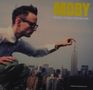 Text: "MOBY MUSIC FROM PORCELAIN". Ein Mann, der scheinbar die Spitze eines Wolkenkratzers berührt., Single 10"