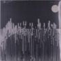 Oben rechts: "new places". Darunter ein rundes Etikett. Abstrakte Illustration mit aufragenden, rechteckigen Formen., LP