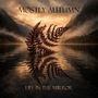 "Mostly Autumn" und "Life in the Mirror" sind geschrieben. Im Hintergrund ein nebliger See zwischen Bergen, mit Farn im Wasser., CD
