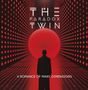 "THE PARADOX TWIN" und "A ROMANCE OF MANY DIMENSIONS". Silhouette vor rotem Kreis in futuristischer, gepunkteter Umgebung., CD