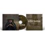 "chroma", TYREEK McDOOLE, Albumhülle mit nachdenklichem Mann in schwarzem Mantel auf einem Stuhl, CD und Trackliste., CD