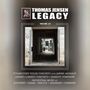 "THOMAS JENSEN LEGACY VOLUME 21" oben, darunter ein Torbogen mit Blick auf eine Tür. Unten Komponistennamen und Werkbezeichnungen.