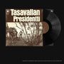 "Svart Stereo" oben links, "Tasavallan Presidentti" im Bildzentrum. Schwarz-weißes Foto einer Band im Freien, Schallplatte., LP