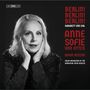 Berlin! Berlin! Berlin! Kabarett und Exil. Anne Sofie von Otter. Adam Benzwi, Salonorchester der Komischen Oper Berlin. Schwarz-Weiß-Porträt einer nachdenklichen Frau., Super Audio CD