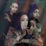 Texte: Val Jeanty, Candice Hoyes, Mimi Jones, Nite Bjuti, minwi. Drei Frauen schauen ernst, mit einem bunten, verblassten Hintergrund.