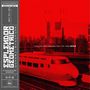 Weiße, geometrische Schrift auf rotem Hintergrund: "ESPLENDOR GEOMETRICO". Ein Shinkansen-Zug fährt durch eine Stadt., CD