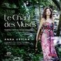 "Le Chant des Muses: Forgotten works by female composers." Eine Frau mit Geige im Wald, trägt ein buntes Kleid., Super Audio CD