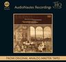 AudioNautes Recordings, LAUDATE! Musik für Stimmenakademien. Illustration von musizierenden Personen in historischem Raum., CD