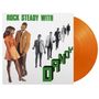 "ROCK STEADY WITH DANDY" in grüner Schrift; Mann und Frau in Retro-Kleidung; orangefarbene Schallplatte sichtbar., LP