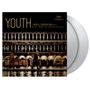 „YOUTH“, ein Film von Paolo Sorrentino, Musik aus dem Film. Gebäude im Hintergrund, zwei Personen im Vordergrund.