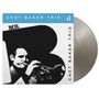 "Chet Baker Trio" und "MR." Auf dem Cover ein Mann mit Trompete in Schwarz-Weiß, großes "B" im Hintergrund.