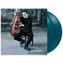 "Simply Baroque", "Yo-Yo Ma", "Ton Koopman", "The Amsterdam Baroque Orchestra". Ein Mann sitzt mit einem Cello in einem Raum.