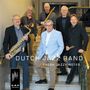 „DUTCH JAZZ BAND“, „FRESH JAZZY NOTES“. Sechs Männer mit Instrumenten auf einer Treppe. Links ein Logo., CD