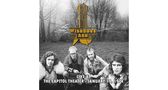 "WISHBONE ASH" Logo, "LIVE AT THE CAPITOL THEATER - JANUARY 19, 1974". Vier Männer sitzen im Freien vor Bäumen., CD