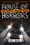 "The Night House Files: House of Horrors" zeigt ein beleuchtetes Auto, das von einem Truck verfolgt wird., Buch