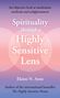 "Spirituality Through a Highly Sensitive Lens" von Elaine N. Aron. Farbverlauf in Pastelltönen im Hintergrund., Buch