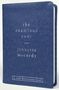 "The examined year" von Jennette McCurdy, "a self-discovery tool", auf einem blauen Lederhintergrund., Buch