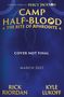 „CAMP HALF-BLOOD: THE RITE OF APHRODITE.“ Blitz auf blauem Hintergrund zeigt März 2027. Autoren: Rick Riordan, Kyle Lukoff., Buch