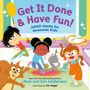 „Get It Done & Have Fun! ADHD Hacks for Awesome Kids“. Drei fröhliche Kinder und ein Eichhörnchen tanzen in einer Küche., Buch