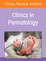 "Clinics Review Articles: Clinics in Perinatology". Ein Babyfuß mit einem medizinischen Sensor in einer Hand gehalten., Buch