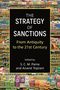 "The Strategy of Sanctions: From Antiquity to the 21st Century" von S. C. M. Paine und Anand Toprani, vor einem Supermarktregal., Buch