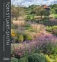 "TOM STUART-SMITH, Drawn from the Land. Tim Richardson. Foreword by Piet Oudolf." Üppiger, farbenfroher Garten mit Gräsern., Buch