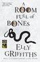 Elly Griffiths: A Room Full of Bones, Buch