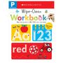 Text: "Scholastic Wipe-Clean Workbook. Aa 123 red." Illustration: Buchcover mit Apfel, Traktor, Stiften, und Punkten.