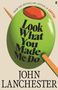 "Look What You Made Me Do" und "John Lanchester". Illustration einer grünen Olive mit rotem Paprika und Zahnstocher.