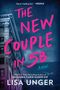 Buchtitel: "The New Couple in 5B". Autorin: Lisa Unger. Gebäude im Hintergrund, rosa Text, düstere Atmosphäre.