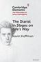 "Cambridge Elements", "The Philosopy of Soren Kierkegaard", "The Diarist in Stages on Life's Way", "Kevin Hoffman". Zeichnung eines Mannes., Buch