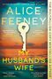 Titel: "MY HUSBAND'S WIFE" von Alice Feeney. Hintergrund: Wasser bei Nacht mit beleuchtetem Schlüssel.