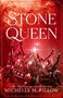 "Realm Immortal Book Three: Stone Queen von Michelle M. Pillow. Eine Krone mit roten Edelsteinen und Rosen im Wald.", Buch