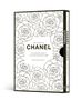 „THE STORY OF CHANEL“ Buch von Emma Baxter-Wright, umgeben von Rosenzeichnungen., Buch