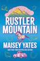 "RUSTLER MOUNTAIN" und "MAISEY YATES" auf blauem Hintergrund. Illustration mit Pferd, Bergen, Büchern und Hufeisen.
