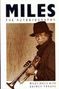 Text oben: "MILES THE AUTOBIOGRAPHY". Unten: "Miles Davis with Quincy Troupe". Jazzmusiker mit Trompete, Hut und Mantel., Buch