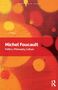 "Michel Foucault: Politics, Philosophy, Culture." Bunte Kreise auf rotem Hintergrund, modernes Design., Buch