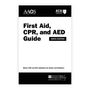 „First Aid, CPR, and AED Guide, Ninth Edition“ mit Logos von AAOS und ECSI. Text erklärt Richtlinien für Erwachsene., Buch