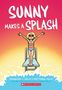 Jennifer L Holm: Sunny Makes a Splash: A Graphic Novel (Sunny #4), Buch