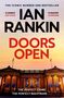 IAN RANKIN, DOORS OPEN. Zitate und Untertitel betonen Spannung. Gebäude im Abendlicht., Buch
